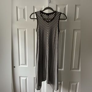 Women’s olive/white dress, very good condition, size xs